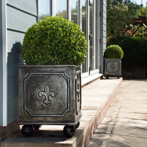 Fleur-De-Lis Metal Garden Planter