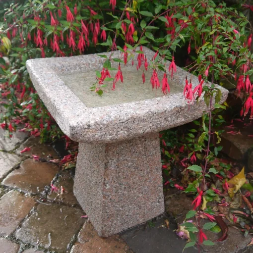 Quadrate Natural Granite Stone Garden Birdbath